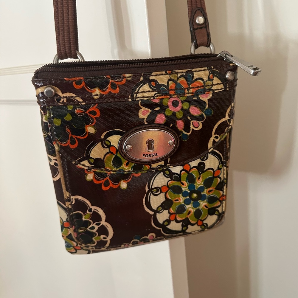 Medium fossil purse.